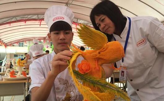 培养“粤菜师傅” 助力乡村振兴