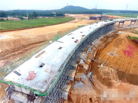 广东玉湛高速公路项目竹园互通5座连续梁全部完成