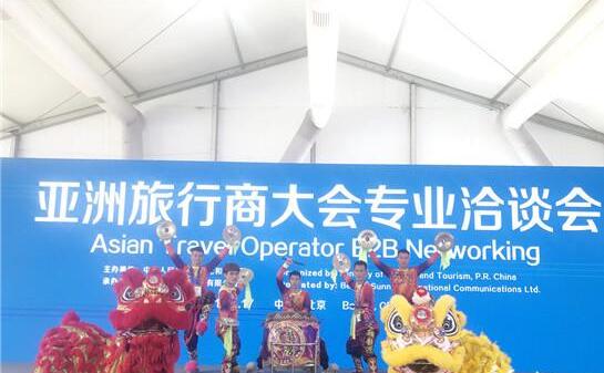 开展首日 遂溪龙湾龙狮团连演五场