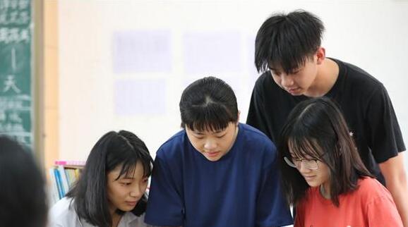 只需2秒！考生体验“刷脸”入考场
