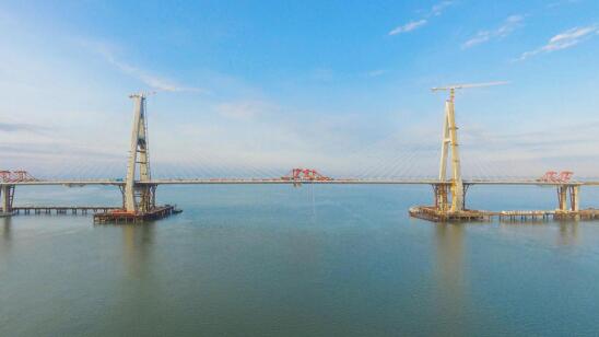 “湛江第一长跨海大桥”昨日合龙