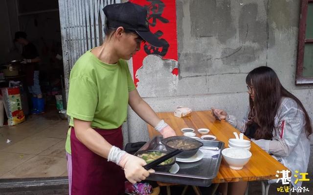 麻章这家藏在巷子里的猪脑汤老店，十几年都在排长队...