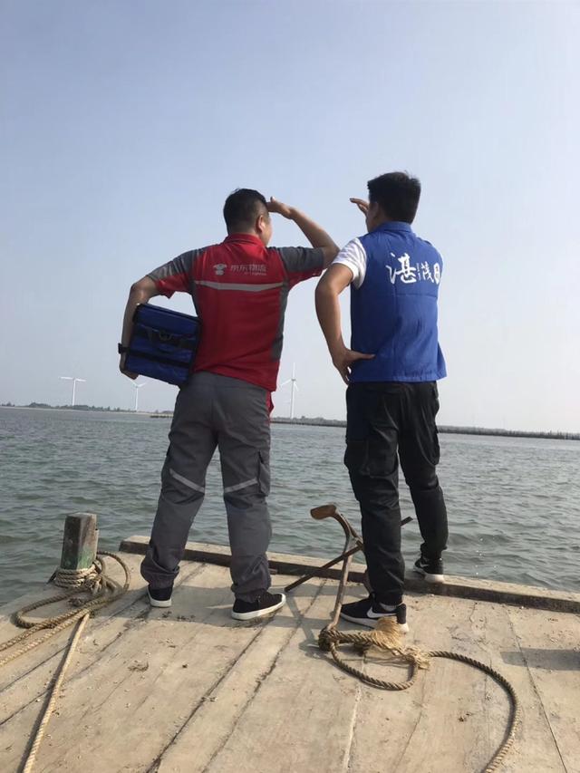 90后湛江“蚝二代”要靠双十一造爆款,物流小哥不仅送货还带货