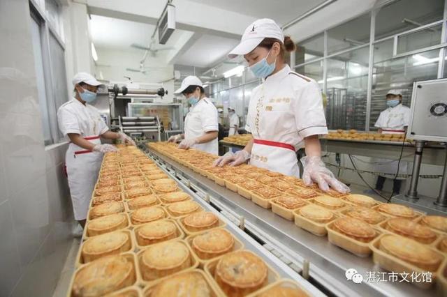 威!湛江海味月饼和珍珠制作技艺亮相“非遗墟市”