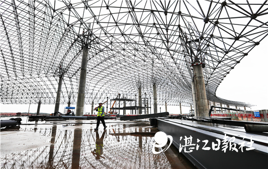 湛江国际机场巨型穹顶雏形初现