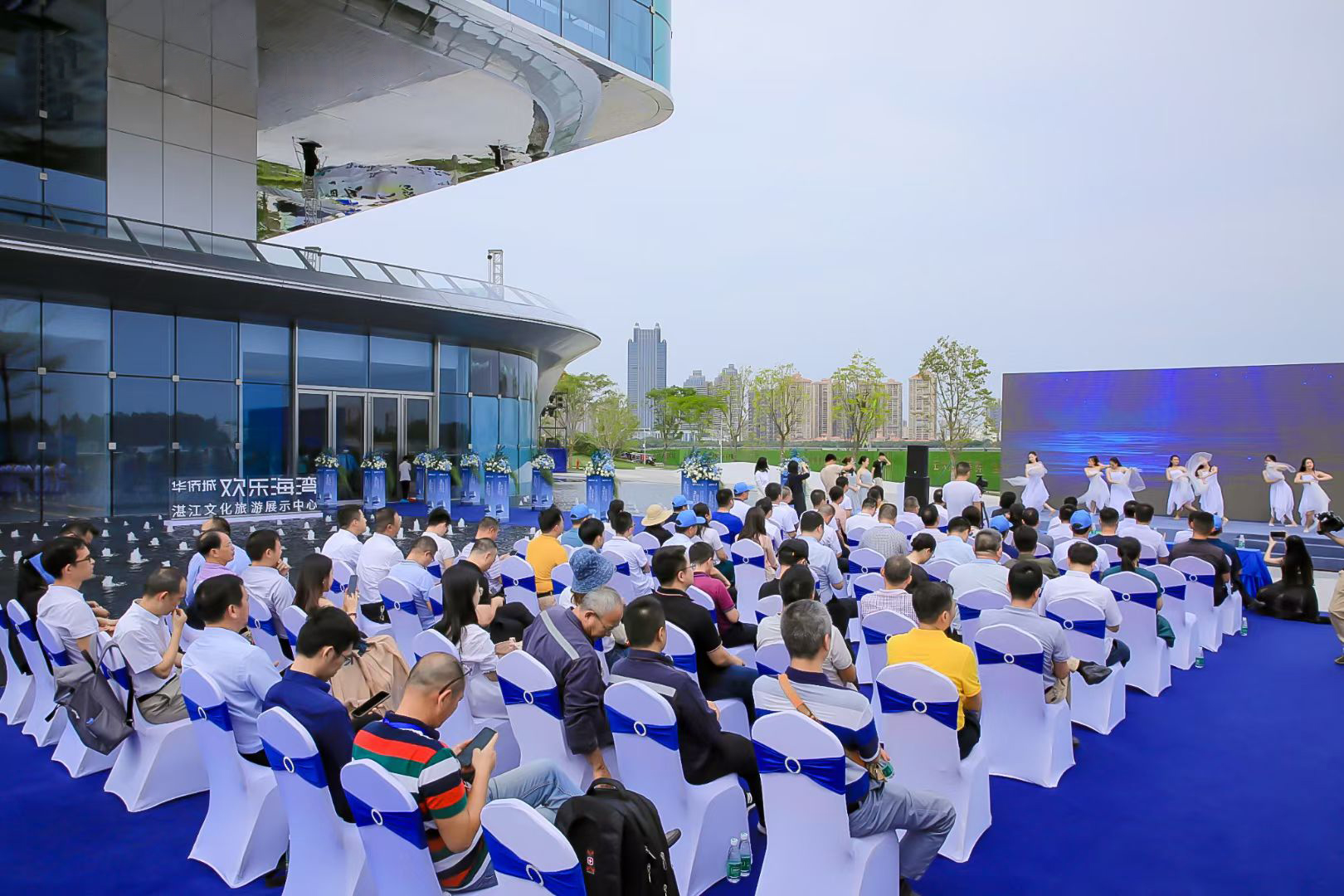 湛江文化旅游展示中心正式开放—2021年湛江海洋诗会同步举办