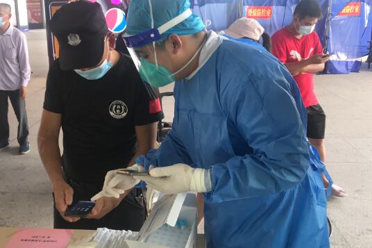 高铁湛江西站设便民核酸采样点，结果在“粤省事”上可查，好方便